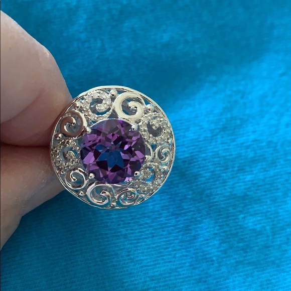 Amethyst and diamond ring. Perfect Christmas gift! This ring is brand new!! - Picture 6 of 10